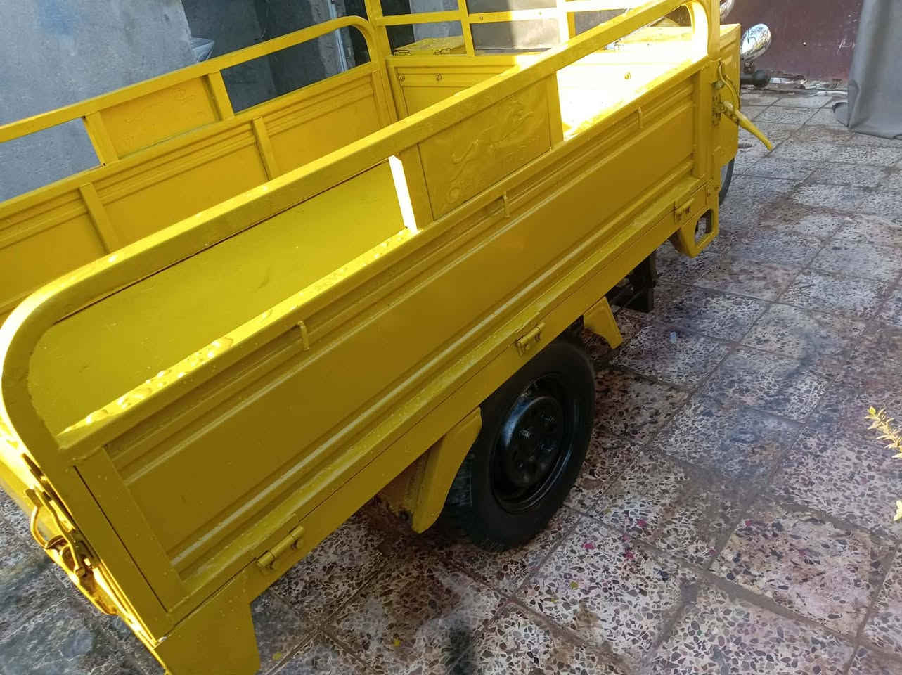 عمي السلام عليكم ستوته 18 تعميره 25مكفوله كفاله عامه اكتبك وي الوكيل مابشر محرك نضيف مصبوغه صبغ حراري اثرجرد اخوان شراي اخليك عله موشراي اطلع كبل   سعره مليون 350 مكاني دوانيه بل مركز  خابر وتدلل بيه مجال شي بسيط حك الجيه ***********
