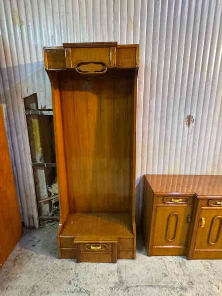 السلام عليكم معرض الشويلي لنجاره والأثاث 
غرفه ٦ وملحق صاج داخل وخارج الظهر جرجوبه
صاج شغل ثقيل جدا جدا نظيفه اخت الجديده استعمال قليل الغرفه  صاج الوجه 5 ملم والداخل 4ملم 
 للحجز والاستفسار علئ الرقم او واتساب (***********) ( *********** )
يوجد توصيل جميع المحافظات
العنوان بغداد الامين ثانيه
