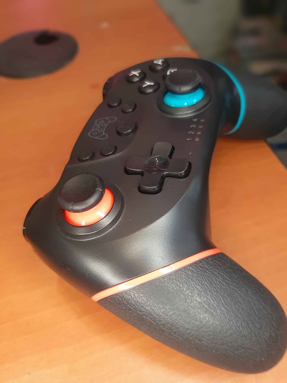 🎮 يد تحكم لاسلكية Bluetooth Gaming Controller 🎮
استمتع بتجربة لعب احترافية وراحة كاملة مع يد التحكم اللاسلكية المميزة! 🔥
✅ اتصال Bluetooth سريع وثابت بدون تقطيع
✅ تصميم مريح لليد للاستخدام الطويل
✅ أزرار دقيقة واستجابة سريعة للألعاب
✅ بطارية قابلة للشحن + كيبل شحن مرفق
✅ تدعم أجهزة متعددة ومتوافقة مع العديد من الألعاب
✅ جودة ممتازة وسعر اقتصادي
💰 السعر: 17,000 دينار فقط
🚚 التوصيل متوفر إلى جميع محافظات العراق 📦 الكمية متوفرة حالياً ⚡ اطلب الآن قبل نفاد الكمية!
🎯 مناسبة لعشاق الألعاب والهدية المثالية للاعبين. 📩 راسلنا الآن للحجز أو الاستفسار. أربيل, العراق


**إذا كنت صاحب هذا الإعلان وتريد حذفه لأي سبب، رجاءا أرسل رسالة إلى الدعم الفني**