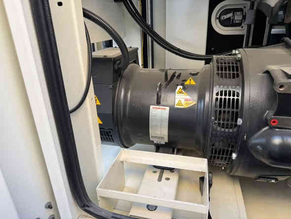 🔹 للبيع مولدة تكسان أصلية – Teksan Original Generator 🔹
💪 القدرة: 30 كيفي
⏱️ عدد ساعات التشغيل: 3489 ساعة فقط
🔇 نسبة الكاتم: 90%
🇹🇷 المنشأ: صناعة تركية أصلية

تنبية ‼️
يتوفر لدينا مولدات 
✅مستعمل .
✅جديد زيرو .
✅تأجير مولدات  كافه الاحجام .
⸻

🔧 خدمات ما بعد البيع:
 • ✅ ضمان تشغيل فعلي عند التسليم
 • ✅ ضمان على المحرك
 • 🔄 خدمة استبدال المولدات القديمة
 • 🧰 مراوس مولدة متوفرة حسب الطلب
 • 👨‍🔧 خدمة صيانة ودعم فني متواصل

⸻

📍 الموقع:
بغداد – الكرادة – شارع 52 – كمب سارة

📞 للتواصل والاستفسار:
[***********] اسيا 

⸻

⚡ معرض الأخوين – ثقة تُشغِّل حياتك ⚡
