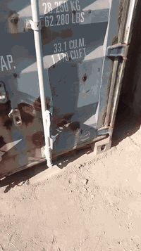 السلام عليكم حاويات للبيع الطول 12 واكو طول 6
المكان بغداد  
للتواصل 
***********
