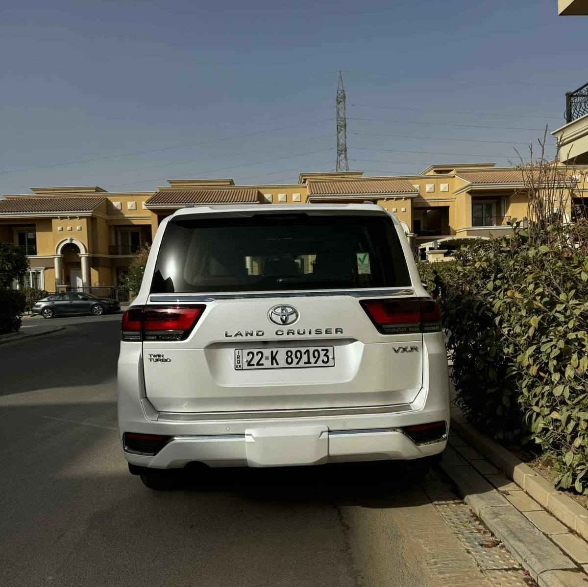 تويتا لاندكروز موديل 2023 
 مكفول كفالة عامه  مواصفات VXR twin turbo
 فول مواصفات مواصفات لكزز  أبواب شفط
 داتا شو ماشيه ٢٥ الف كيلو
محرك كير واير بشرط مامفتوح 
سيارة حيل نظيفة كلشي عل بلاد جديد 
سنوية هزة كلشي جديد مدفوع لـ
باسمي السنوية بشرط تحويل وغرامـة
سيارة مابيـها دينار مصرف كامل من كل نواحي
رقم صاحب سيارة ***********
