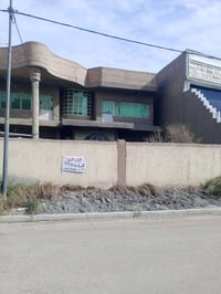 الدار للبيع حي الجامعه قرب مطعم ادم خلف مبيعات الكفيشي المساحه 300 متر...