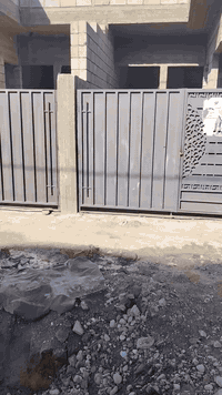 هيكلين توم  للبيع المساحة كل هيكل 110
 سند طابو الزهور شرط التحويل 
غرفتين + هول + استقبال + مطبخ + مشتملات
تبليط وخدمات كاملة
حي الانتصار شارع 60  مقابل أسواق الشريف 
سعرالهيكل [ 50] بي مجال 
للتواصل( *********** )
            (*********** ) وتساب ✅✅✅✅✅✅
