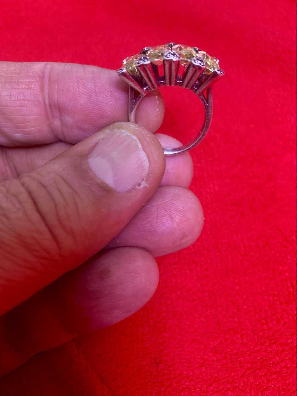 خاتم نسائي فضة متوج ب 5 حجرات سترين طبيعي صياغة روعة بغداد, العراق


**إذا كنت صاحب هذا الإعلان وتريد حذفه لأي سبب، رجاءا أرسل رسالة إلى الدعم الفني**