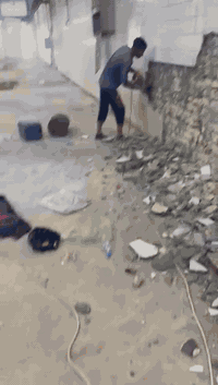 السلام عليكم موجود كادر تفليش تكشير جدران تفليش كونكريت قلع كاشي ورفع أنقاض وتنظيف  البيت من الجس ولبورك واتساب *********** رمضان المصري بغداد باب الشرجي
