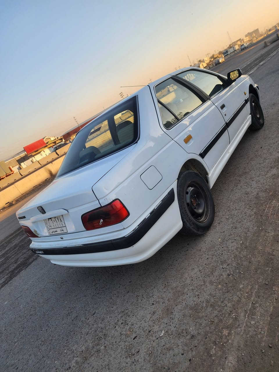 للبيع فقط مكلف بلنشر الاتصال بلرقم 
بيجو بارص ٢٠١٨ استلام شركه من زيرو لحد الان على ايد صاحبه 
سياره نظيفه مبدل بنيد بلادي من شركه بدون حادث وسياره تخم تاير جديد شاده كله على وظع شركه نظيفه ومابيه اي نقص
رقم بغداد مشروع وطني بأسمي تحويل مباشر 
السعر ٦٥ ورقه وبيه مجال بسيط 
مكاني بغداد قرب علوه الرشيد يم القوس 
اي استفسار/ ***********
                  /***********
