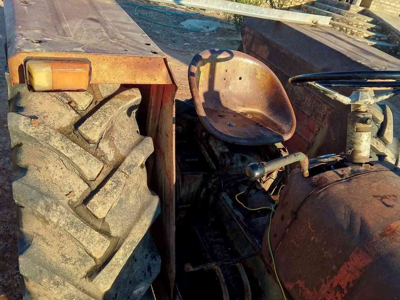 السلام عليكم
عنتر ٧١ بدون رقم . شرط محرك كير اكسن هيدروليك
موصل.. ربيعة
التواصل على الرقم***********...... ***********
