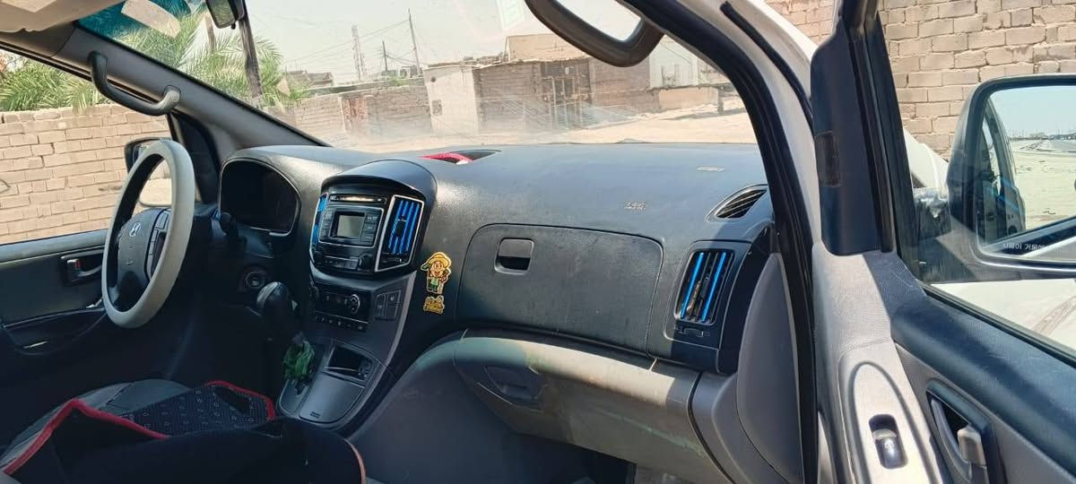 سلام عليكم ستاركس مسكر17 اصل بيها ضربه جاملغ مبدل وبنيد وباب الصدر مصبوغ مكينه وكير وحداديه وتأيرات وتبريد وباتري جدد رقم انكليزي بصره سنويه جديده السعر 185 وبيها مجال المكان البصرة الزبير ارقام الهاتف *********** //***********
