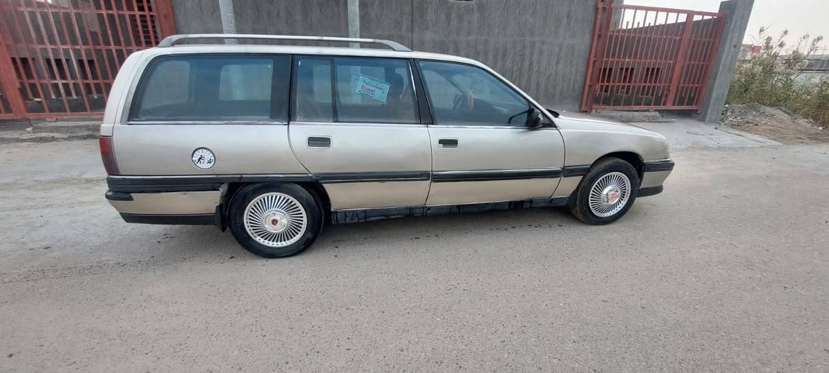 السلام عليكم اوبل اوميكا 1992رقم انبار انكليزي مصبوغه حزام للجماليه السعر 35 وبيها مجال حك الجيه المكان بغداد الشعله ***********
