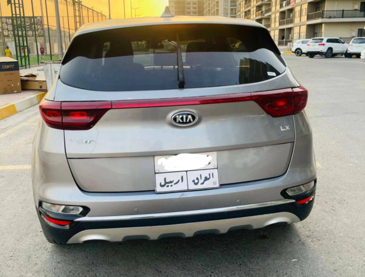 السلام عليكم ، كيا سبورتج 2020 مواصفات LX نظيفة جدا ايرباكات سليمة عدة البردة اليمنة حادثهة جنطة خلفية 
مكينة وكير وتبريد مكفولات وممتازة
السيارة ماشية 95 الف كيلو وداخل نظيف 
رقم أربيل تحويل او وكالة
مكان السيارة بغداد حي الجامعة 
رايدها ب 154 ورقة
٢٣ مليون 
تواصل على الرقم 
***********
