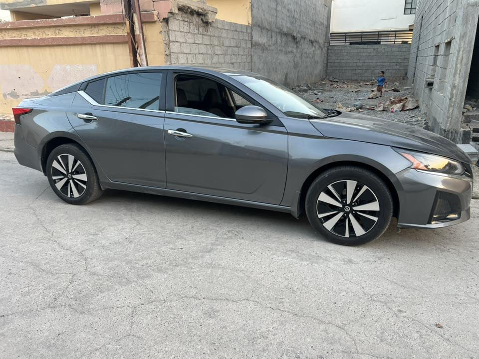 نيسان التماsv
موديل 2022
مواصفات فول sv
كامرا دواره
رادار360 
تحديد سرعه
نقطه عمياء
حساس اطارات عند التزود بالهواء
فتحه
تحديد سرعه
تحديد مسار
قياده ذاتيه
كشن كهرباء 
كشنات هيتر
توقف ذاتي
حساسات خلقيه
بصمه
بصمه ابواب 
بصمه صندوق
Awd
رقم اربيل بسمي سنويه جديده هزه فحص كله جديد شرط التحويل ثاني يوم . 
كير محرك تبريد كله شرط ومملعوب بي ماشيه 48 الف m
بنيد وجاملغ مصلح نفسه وبيهه دواخل قليل .
سعره  153 بيهه مجال. ***********
