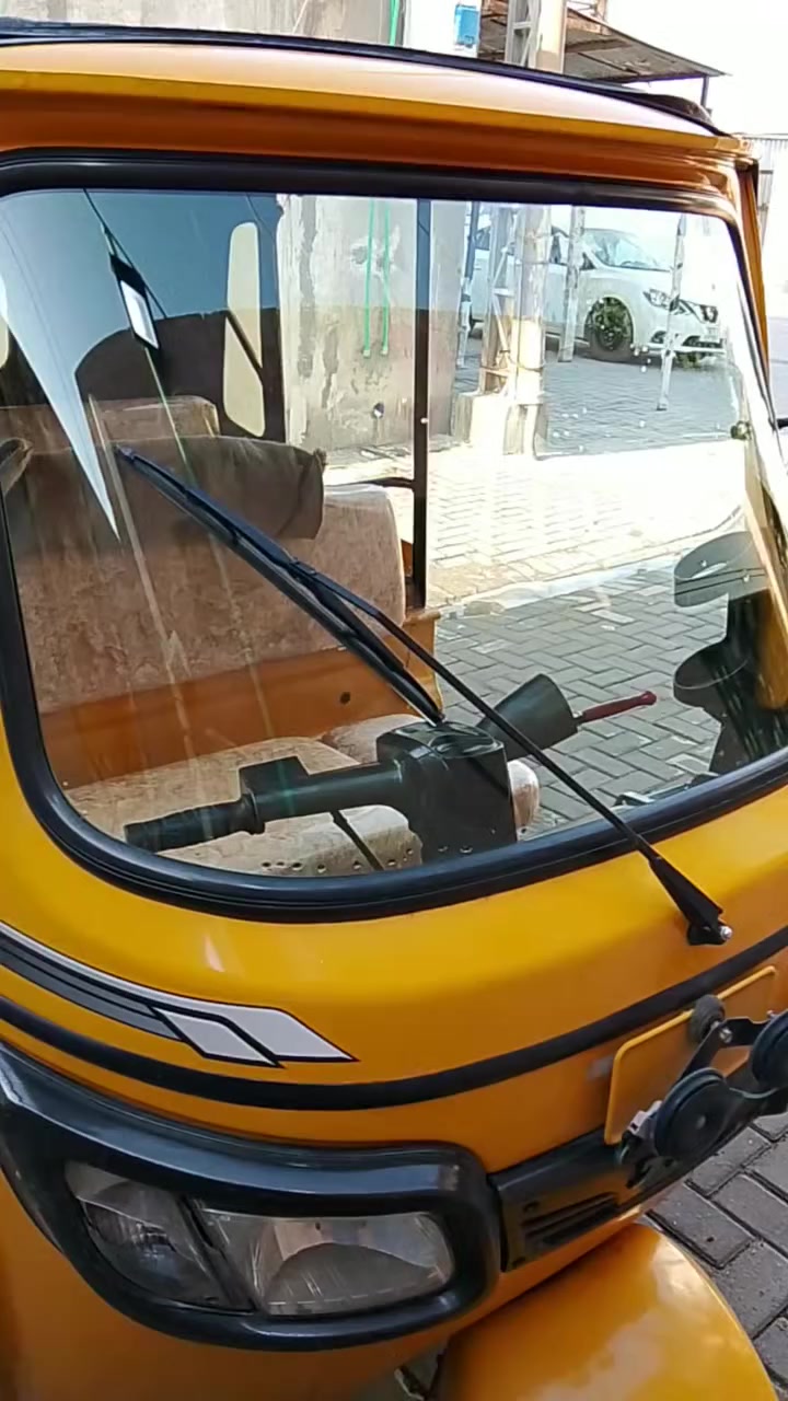 تكتك ٢٢ محرك ما مفتوح تخم تاير اصلي رقم باسمي ما متعوب كلش  السعر ٧٠٠٠٠٠٠ رقم وات ساب او اتصال ***********
