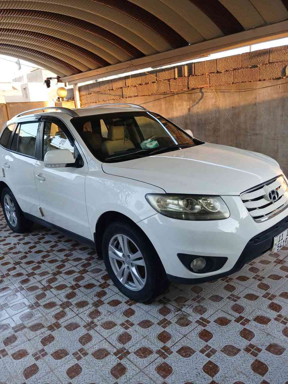 سنتافي استيراد الشركة العامة موديل 12كيرومحرك مكفولات تبريد3قطع ثلج تغيرات بطارية جديد حدادية مكفولة كهربائيات على الشركة بيها بارد مؤشر عليه بالصورة بيها بعد هواي مواصفات مكان السيارة بالكوت للاستفسار ***********السيارة رايدها 155$
