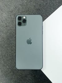 11برو ماكس  لون زيتوني  بطارية ٩٣  دبل سيم  ذاكرة ٢٥٦  جهاز نضيف حيل و...