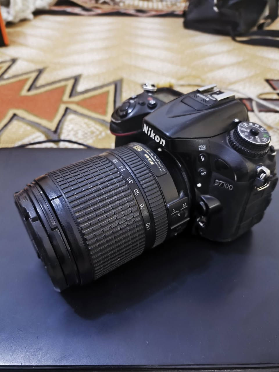 كامرة نيكون D7100 نضافة 60٪ 
مع عدسة 18-140
مع عدسة 50m فتحة 1.8
شاحنة وبطارية 
سعر خاص ***********
 مكاني ناصرية قضاء سيددخيل
