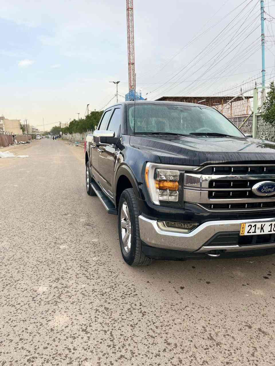 السلام عليكم فورت f150 الفئه Lariat موديل ٢٣
محرك ٦ سلندر ٣٥٠٠ تو تربو هايبرد 
 كلين تايتل /
تشغيل عن بعد/
كامرات 360/
مانع انزلاق/
مثبت سرعه/
رادار امامي خلفي/
مراية جانبيه كهربائي/
مقاعد كهربائي/
مقاعد خزن ٣ انواع قياده /
كشنات تدفئة وتبريد /
مصباح لد/
شاحن لاسلكي/
اضائة ترحيب/
مستشعر وقوف/
نظام فرامل طوارىء/
4*4/
بصمه/
صندوق كهربائي/
اوبعد بيه مواصفات  
ماشيه ٥٤
السعد ٤٠ $
للتواصل على الرقم ***********
