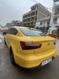 كيا ريو موديل 2016السيارة حلوة ونضيفه وتبريد وكير ومكينه خير من الله م...