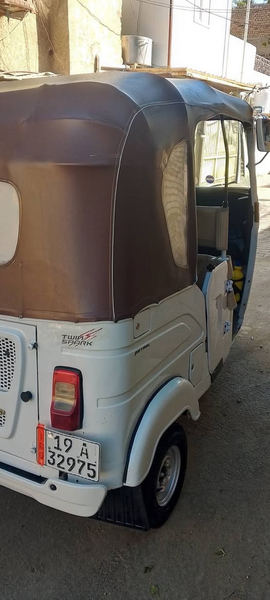 سلام عليكم تكتك موديل 2022 رقم وسنوية كربلاء كفالة كشر ومحرك تكتك جديده تحويل ثاني يوم السعر 8700 وبيهة مجال مكاني البياع الشرطة الخامسه رقم ***********
