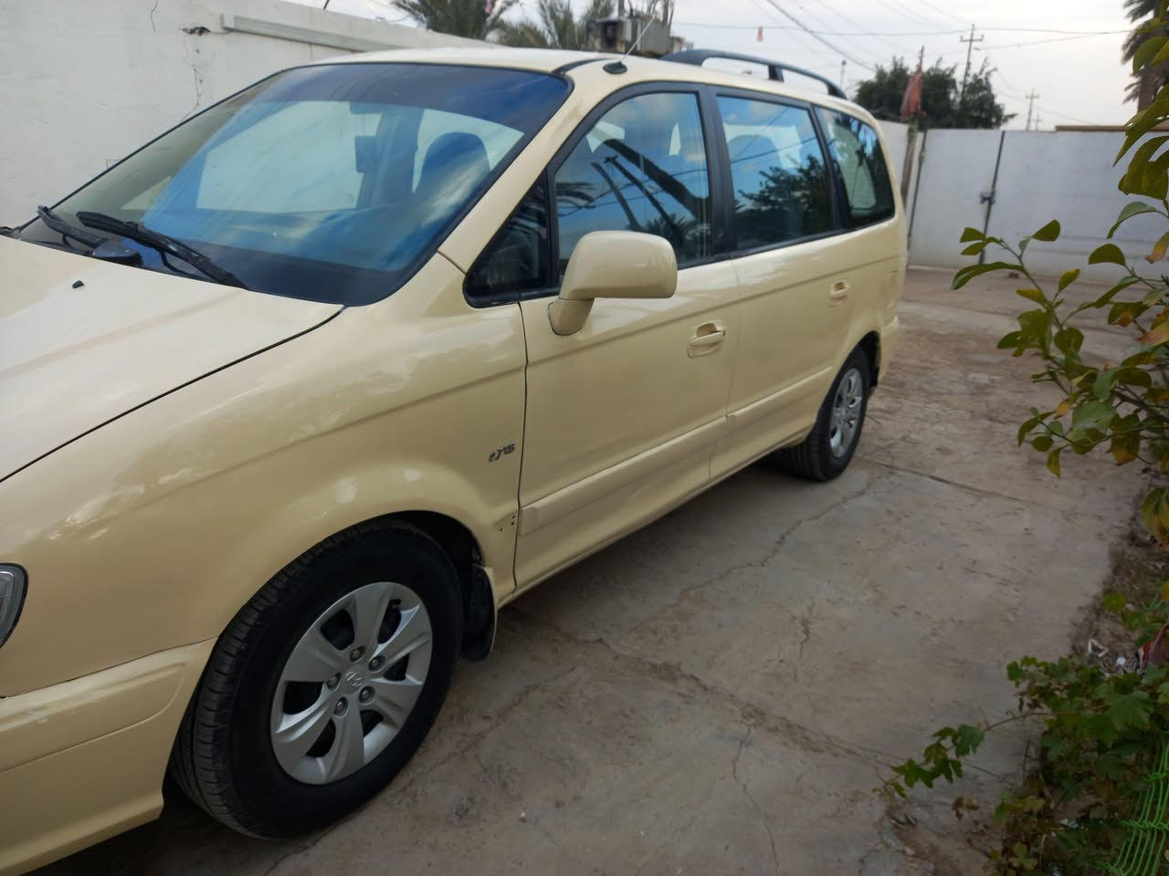 السلام عليكم
هونداي تراجيت ٢٠٠٦ خليجي ٧راكب رقم أنكليزي بأسمي هزه جديده 
مكينه ٢٧٠٠  ٦سلندر كير حداديه تخم تاير تبريد كله شرط مكفوله من الضربه 
السعر ٧٨ وبيها مجال بسيط 
مكاني بابل الحله المركز 
***********
