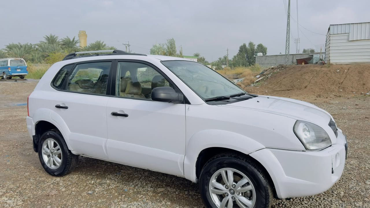 سلام عليكم توسان 2009خليجي سنويه و رقم جديد كير محرك تبريد كفاله تخم تاير كفاله بدون شخط عدا جاملغ الايمن و البنيد صيغ بدون دواخل فقط رش ABS السعر 115 و بيها مجال بسيط العنوان ديالى الرقم ***********
