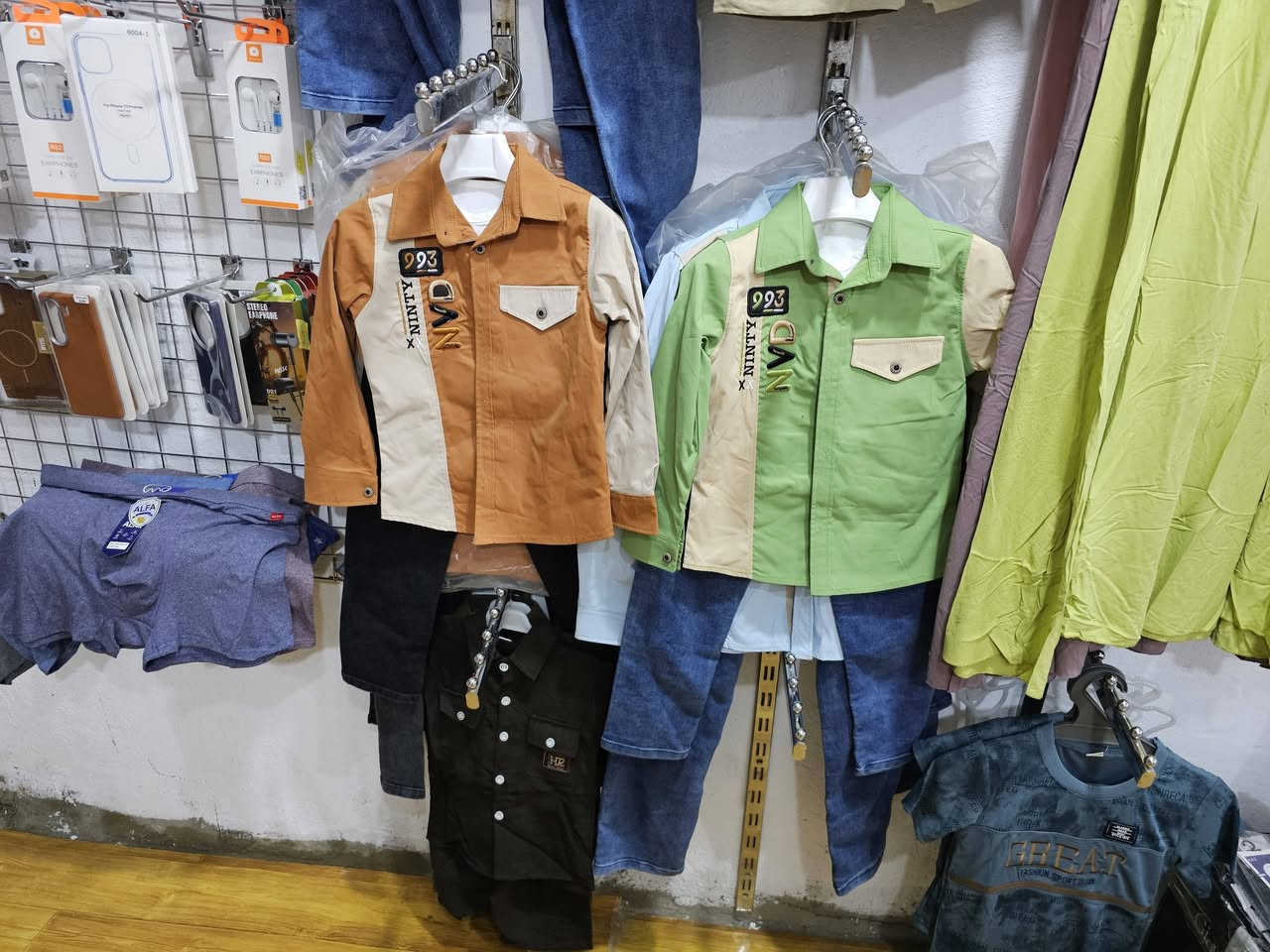 السلام عليكم واصلتني قاط والادي كافات القياسات تركي ماركه قميص وبدي وبنطرون ٣ قطعه. متوفر توصيل كافات العراق


**إذا كنت صاحب هذا الإعلان وتريد حذفه لأي سبب، رجاءا أرسل رسالة إلى الدعم الفني**