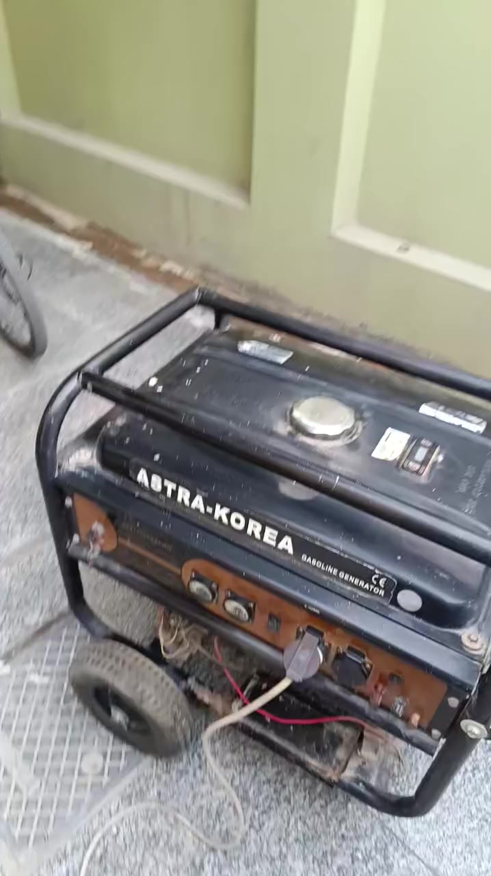 للبيع مولدة استرا كوريا 20 امبير بانزين نگرة سلف وهندر مكان نجف
***********
