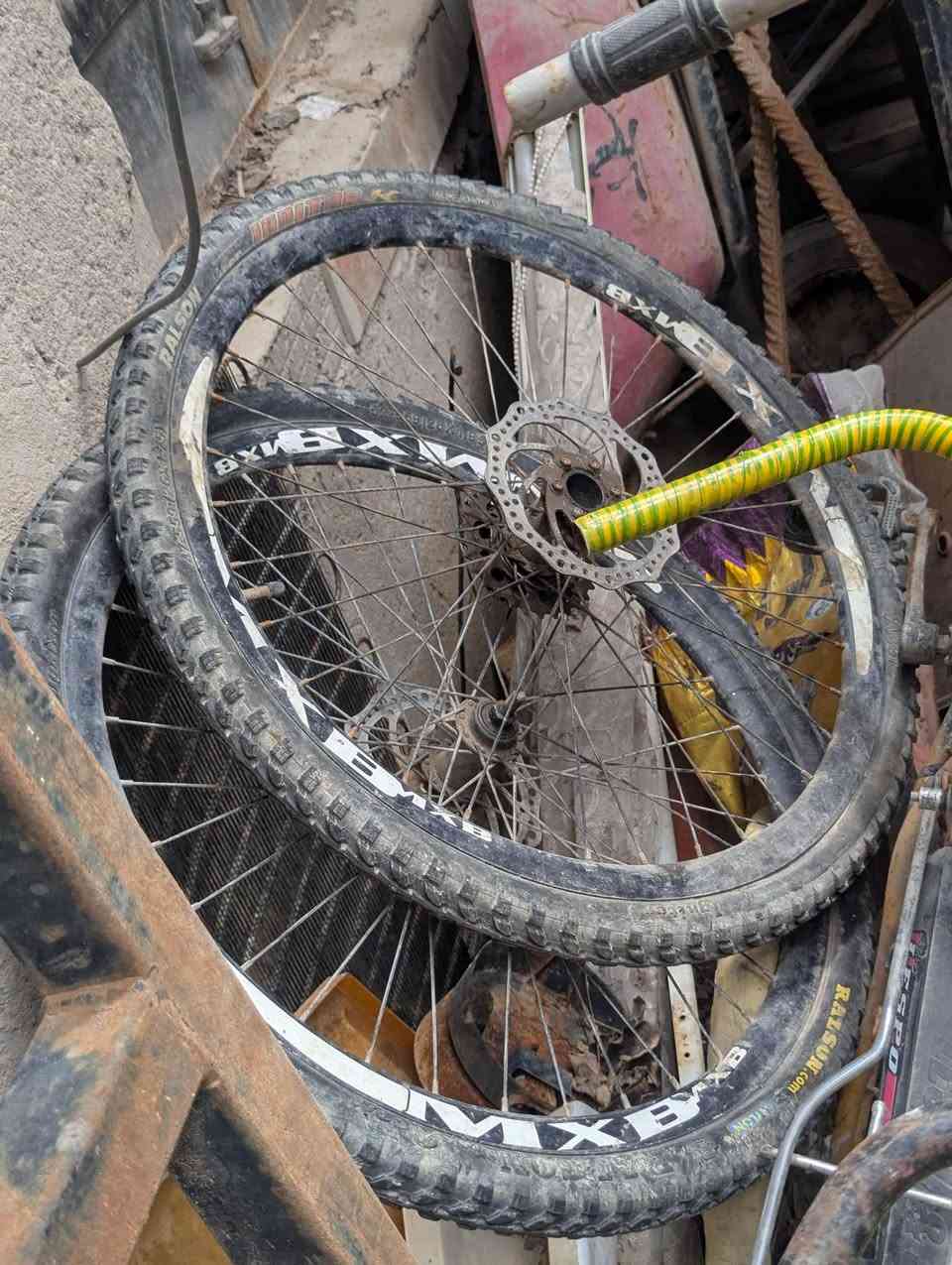 متوفر بايسكلات للبيع بانسب الاسعار 
 يرادلهن تصليح
 ويفيدن الي يشتغل بيهن ياخذ اغراضهن

مكاني الزبير حي الشهداء

الرنك على 3 الالف
ووالرنك هوه وتايره وتيوبه ب5
والجسد على 5 

مستعجل على بيع


**إذا كنت صاحب هذا الإعلان وتريد حذفه لأي سبب، رجاءا أرسل رسالة إلى الدعم الفني**