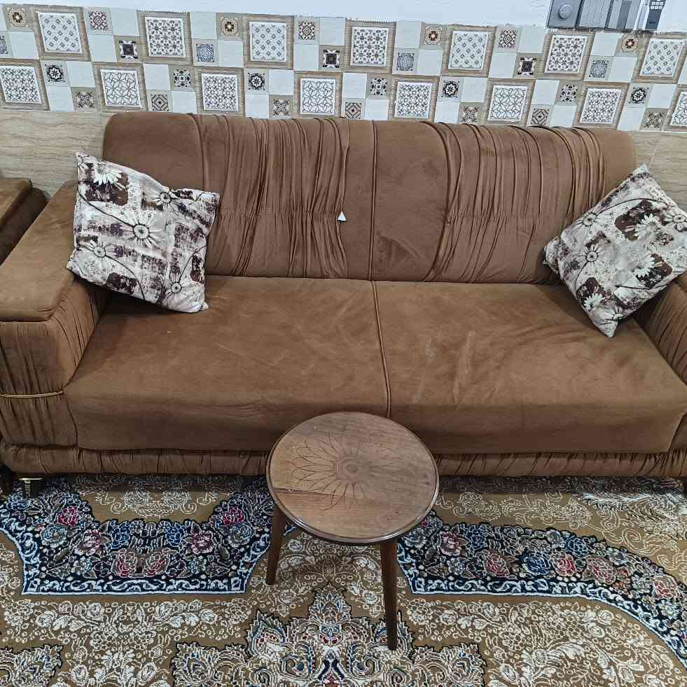 السلام عليكم....
تخم قنفات مستخدم نظيف 10 مقاعد مع 6 كوشات و3 طبلات خشب 
2 كراسي 
2قنفات 3 مقاعد 
1 قنفه مقعدين 
#اخوان القنفات مال بيت مو كوفي 
#العنوان/كربلاء حي العامل 
#الرقم /***********
##السعر/290 الف 
###راسلني واتساب او اتصل فقط كربلاء, العراق
