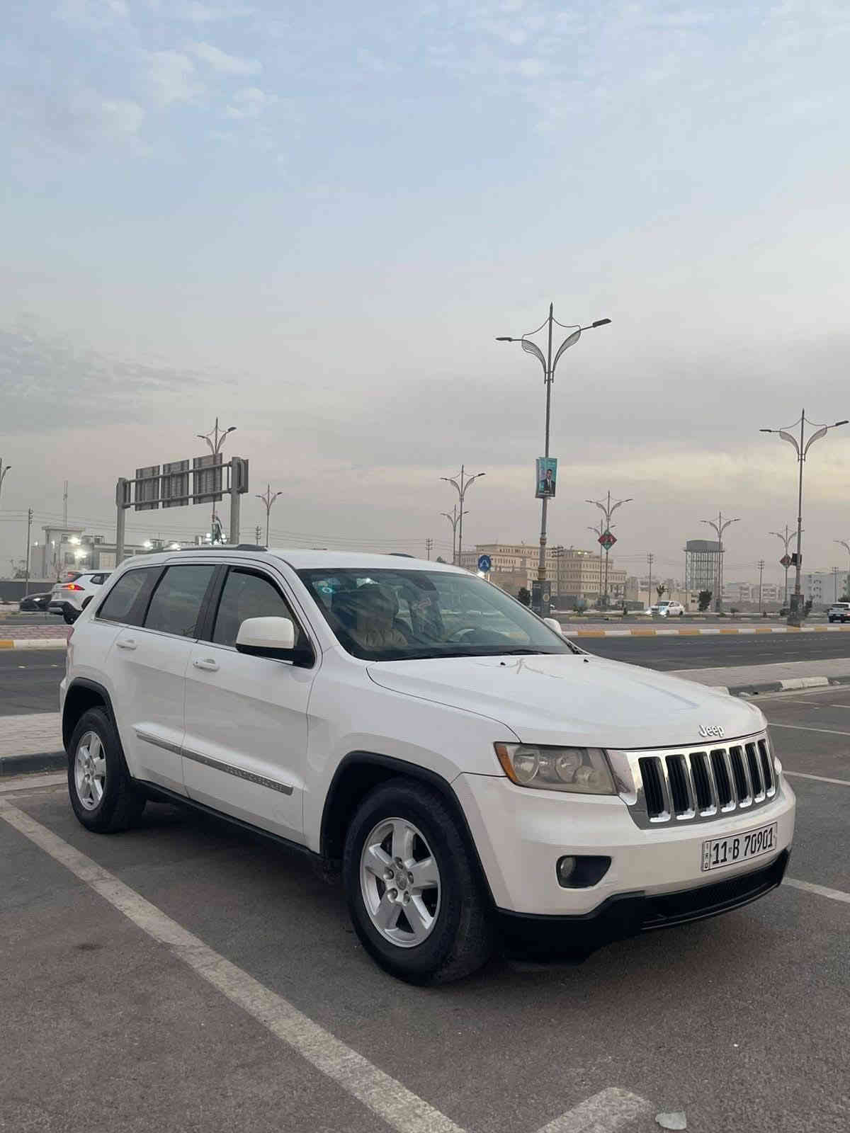 سلام عليكم
سيارة جيب لاريدو ٢٠١١ 
لون ابيض 
٣٦٠٠
كشنات مخمل 
تحكم ستيرن 
كروز سرعة
لايت زنون 
رقم بغداد بأسمي تحويل ثاني يوم 

مكاني كربلاء حي الإطارات قرب تقاطع الميلاد 
السونار بالمنشور 
***********
***********
ابو نرجس 

‪ 
……………بدون مراوس بيع فقط……………
