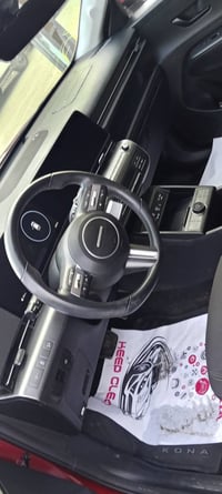 كونا موديل ٢٤ حادث بنيد فقط والباقي مكفول    موصفات   بصمه   رادارات  ...