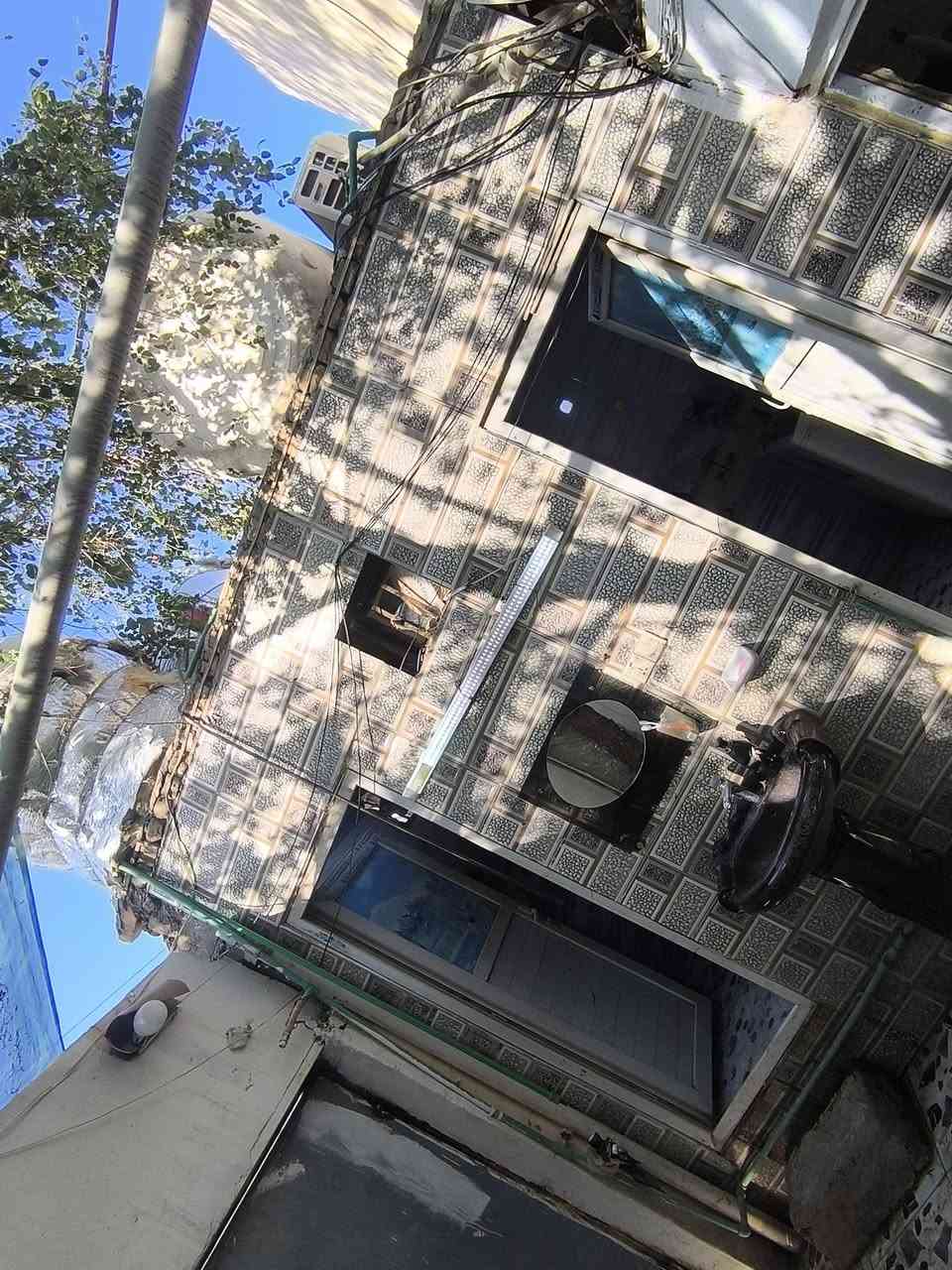 آلسـلآم عليكم بــيت تجاوز بلعسكري حي الزهراء قرب مدرسه جبل عامل شارع العريض يحتوي على غرفه وستقبال وصاله ومطبخ وصحيات وترك وطارمه ودرج وفوك غرفتين ومساحه سطح كبيره مساحته 125كامل من كلشيي السعر 20وبي مجال للشراي ماي كهرباء وطني ميزانيه مكاتبه ماعليه كص نهائي


**إذا كنت صاحب هذا الإعلان وتريد حذفه لأي سبب، رجاءا أرسل رسالة إلى الدعم الفني**