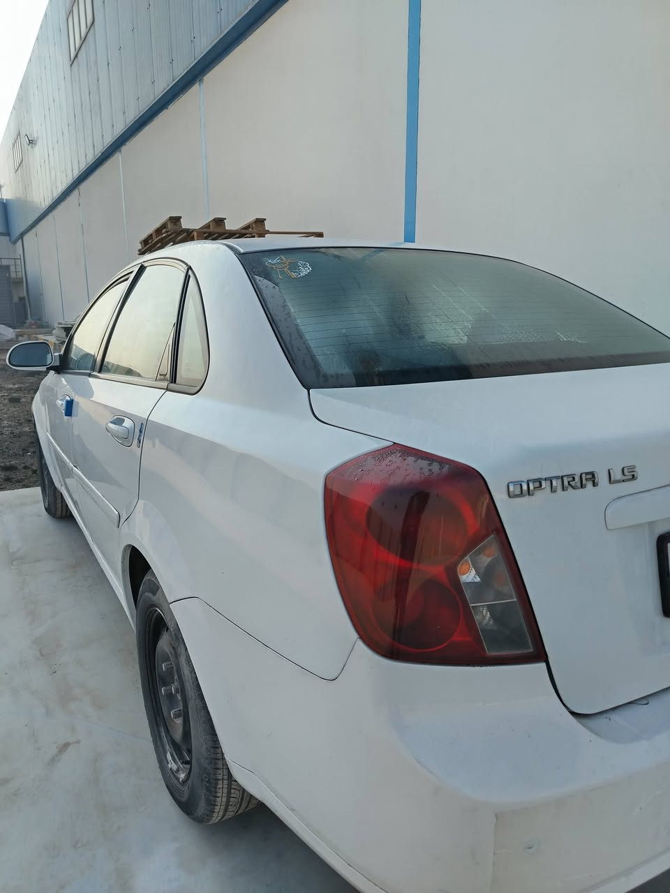 اوبترا موديل 2010 محرك كير تبريد مكفول  بيها بس بارد بلباب مال السايق السيارة كاملة من كلشي والسيارة بسمي... السعر. 73. وبيها مجال قليل.رقم  ***********
