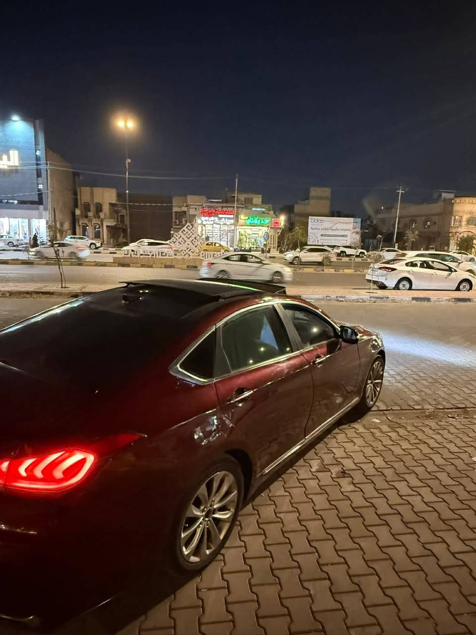 السلام عليكم. جنسز. ٢٠١٧. كارتون. فوول مواصفات ادووات كص. جنطة.   متومه  كاملة لوحات اربيل الدولي شرط. لحيم باجات. وترايك ٢٠٠  السيارة جاهزه بدون اي نقص محرك ٦ سلندر  بانوراما جلد سماعات بوس. كامرات رادارات   بعد بيهه كل هواي مواصفات عارضهه ب ٦٧ وبيهه مجال حك الجية مكانهه بغداد. ***********
