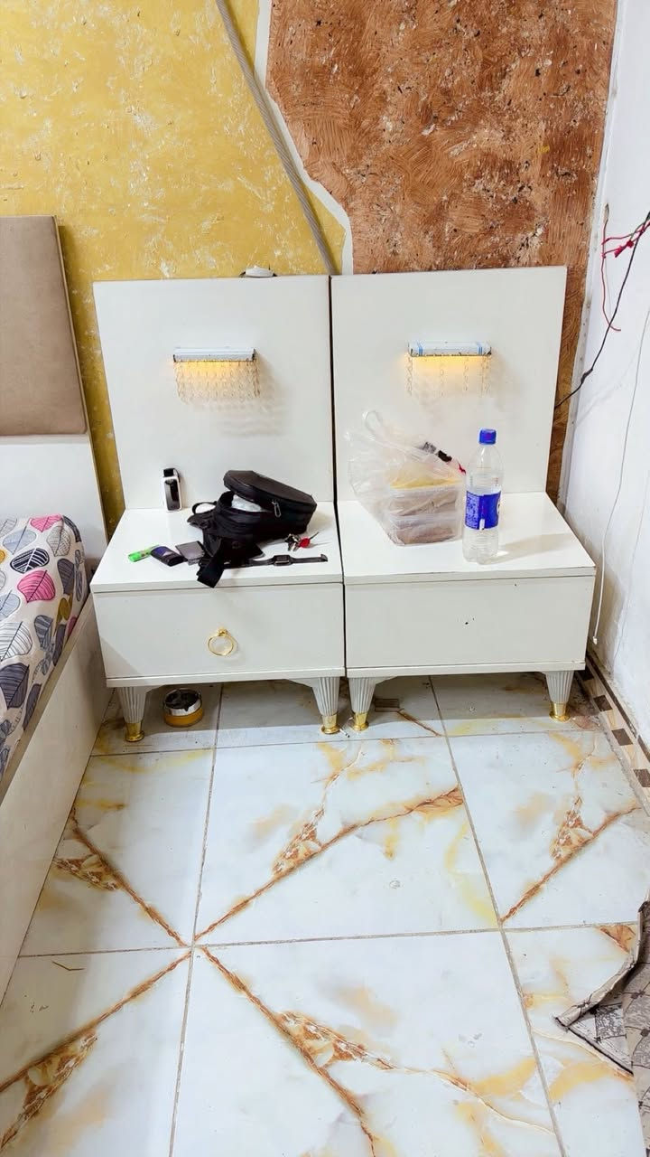 خمس قطع كلش نضيفه ستعمال قليل السعر500 الف العنوان بغداد الرئاسه مال عبيدي ***********
