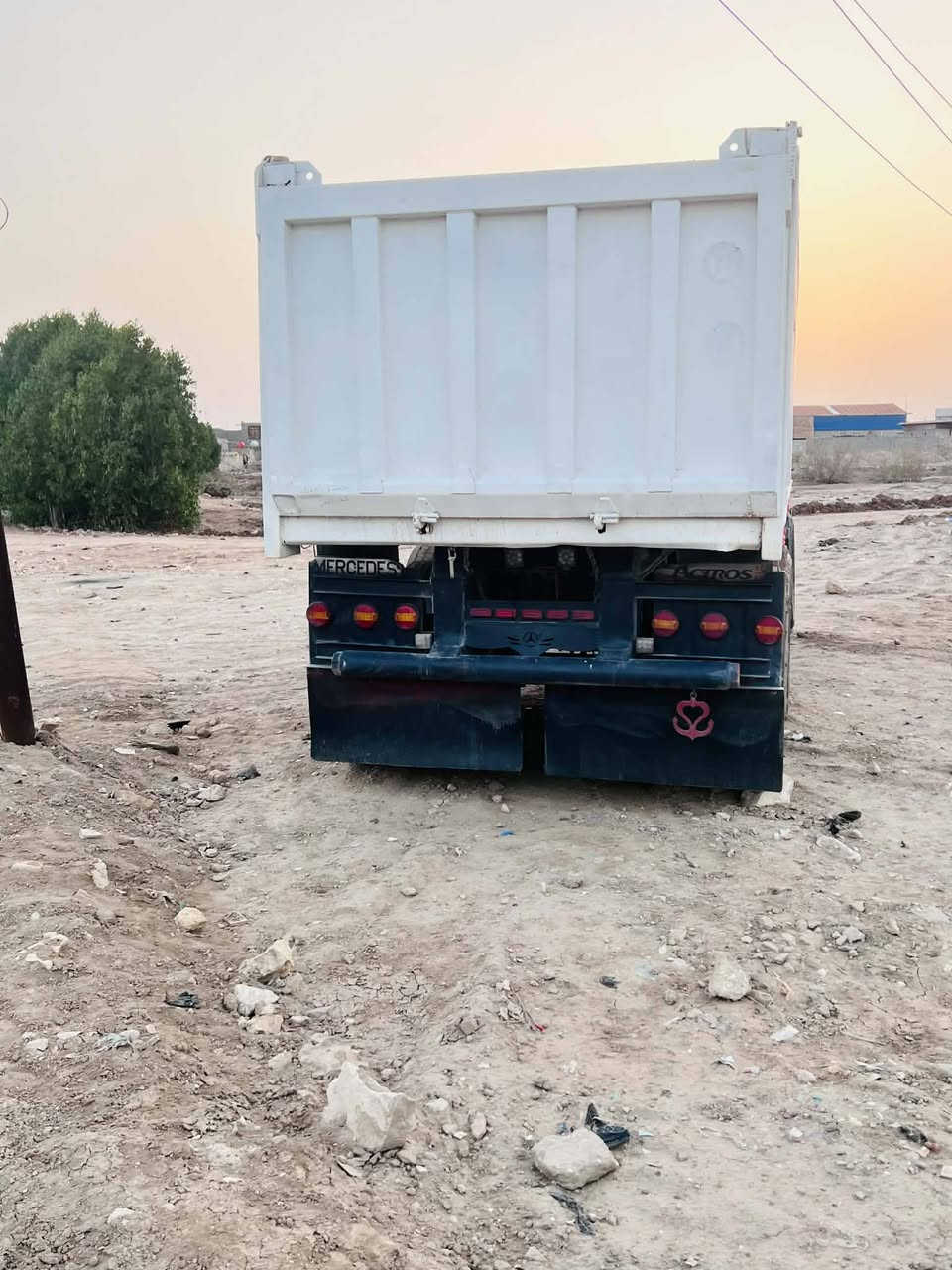 مقطورة لبيع***********
