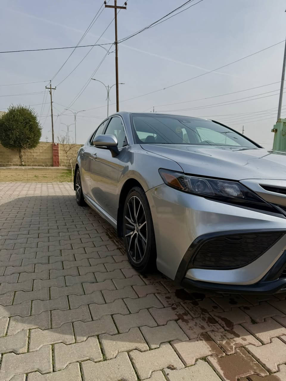 السلام عليكم 
كامري موديل 2023 
ماشية 57 الف كيلو 
صور الحادث موجودة بالمنشور 
اريد مراوس بجيب موديل 14 او 15
مكان السيارة قضاء العلم
للاستفسار ***********
