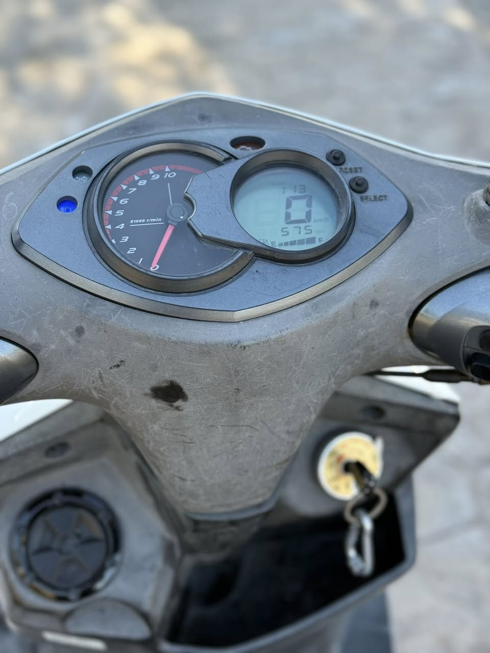 سكنس فحل كابريتر الدراجه جديده ومابيه نقص نكره وحده بكل وقت شلعه معدال تخبل مكينه ناعمه كلش ومكفواله كفاله عامه وين ميعجبك افحص او اجيب فيتر وياك اورق كامله منفيس الدراجه مصار هواي من نازه من الرمبه وصل موجوت هم السعر ٨٢٥ مكان بغداد البياع 
اتصال او وتساب ***********
