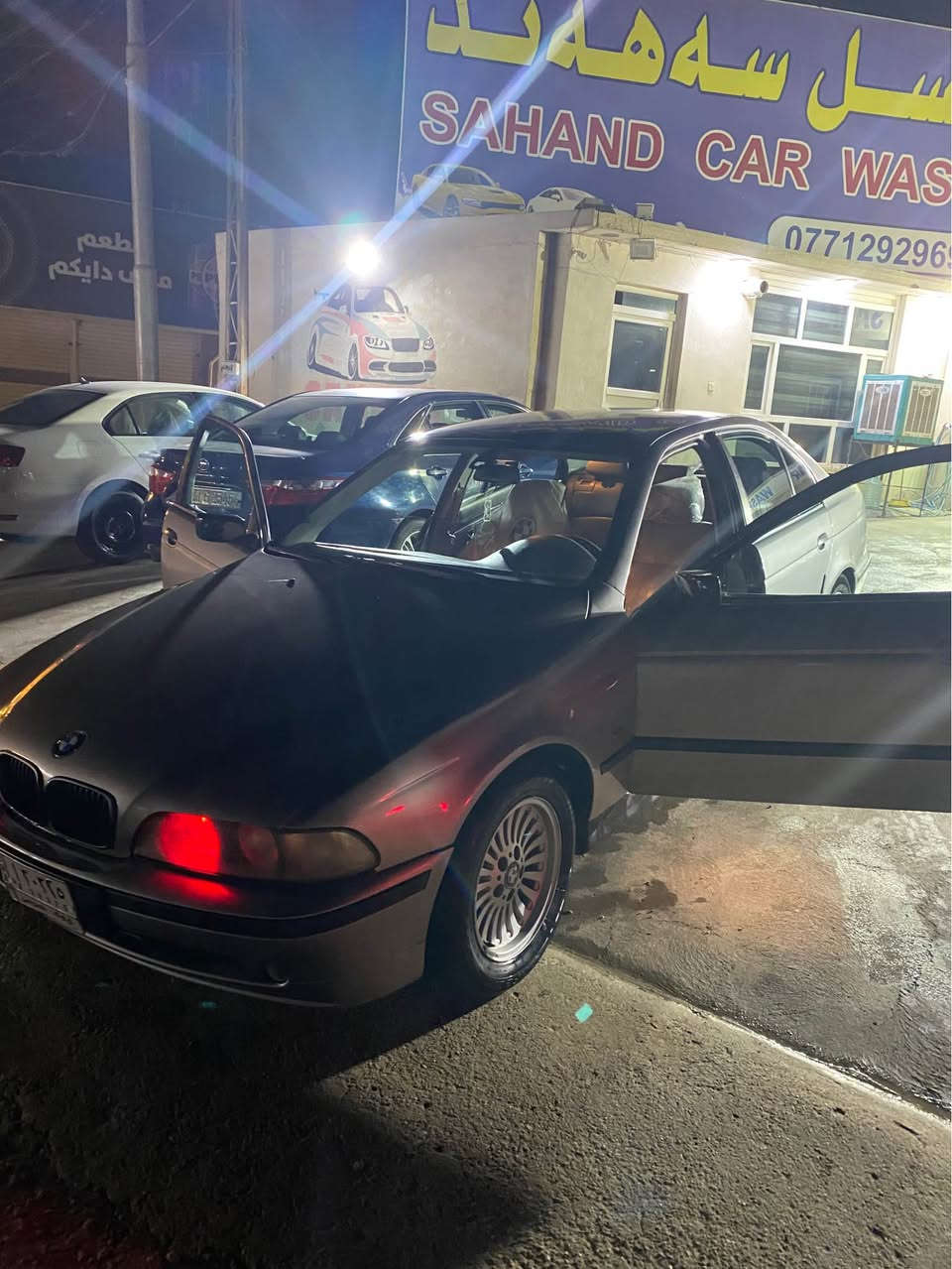 بيئيم ده بليو E39 بومه. موديل. 2000 . مه كينه ٥٣٠ ده بل ديجيتال. كير توماتيك. ٣مودي ليخورين كوشن جلد . كوشن هيته ر . ABS شاشه ئاي باد ره قه م كركوك سياره كه به س وكاله يه  ره قه مو سه نه وي ئه سلي. ده فته ر به نزيني هه يه سياره كه به لاي سه كن كه و توه من به حيساب وه ركه راوه يفروشم تا قه ت سه ريشه م نيه ساحيب سه نه ويشي مه و جوده. 

بيئيم  بومه E39 موديل. 2000 محرك 530. ٢ديجيتال 
كير توماتيك   ABS. كوشنات جلد  و هيتر و شاشه 
رقم كركوك بص وكاله وبطاقه بنزين موجود سياره صفحه سكن كامل بي  بس اني بيع اگول مگلوب. و شرط. گيرو محرك 

ژ.م. *********** به س واتسابي له سه ره 
*********** به س واتصاب موجود كركوك, العراق
