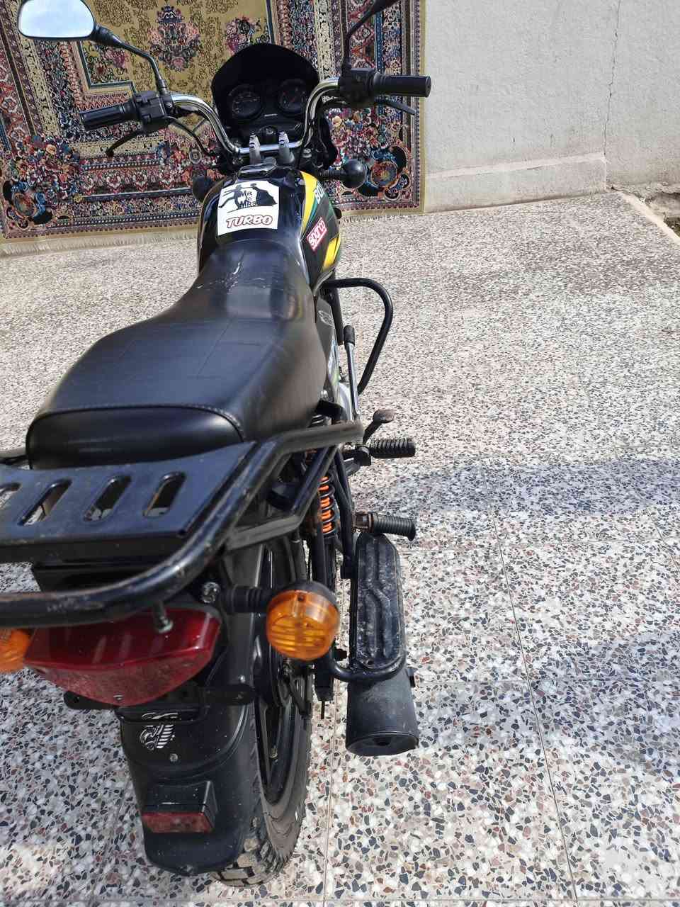 السلام عليكم دراجه بوكسر كلاسك للبيع  اوراق اصولي موديل 2022 المكان بغداد الحسينية الراشدية السعر مليون 250 وبيها مجال رقم الهاتف ***********
