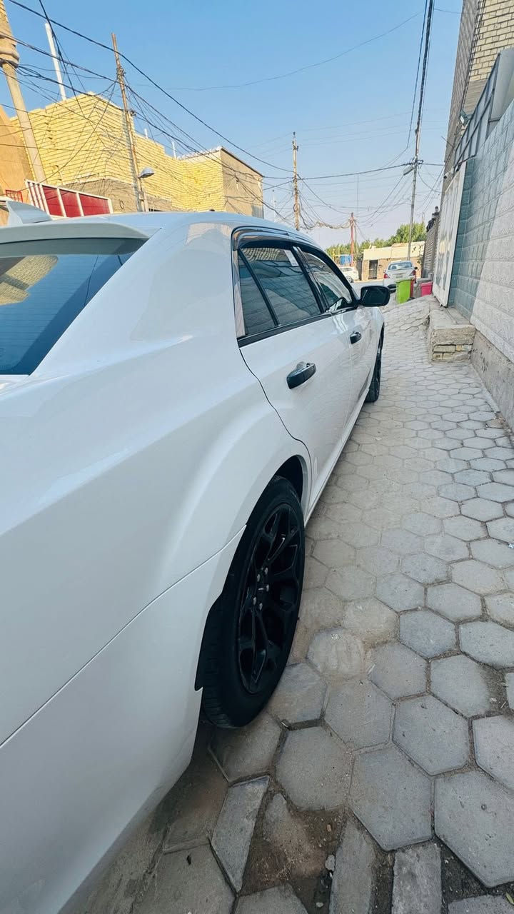 السلام عليكم لبيع 
اوباما  S300  كفاله عامه من كلشي
شركه انترنشونال
موديل 2019 
السيارة فول مواصفات ١/١
اللون  ابيض
محرك v6 3600
السيارة جديدة بكل معنى الكلمة
رقم اربيل جديد تحويل وكاله بل يعجبك
مواصفات 
بصمة
تشغيل عن بعد
كامره خلفي دوارة
حساسات امامية
حساسات خلفية
اشاير جانبي 
سماعات بالصندوق
بانوراما 
بردة خلفية
رادار جانبي
رادار امامي
كشن  تبريد 
كشن جلد
كشن كهربائي سائق
كشن كهربائي السكن
هيتر كشن
ويل كب ٢٠ 
كير استيرن
شاشه جبيرة 
كشن كهربائي
اسبايدر خلفي
لايت زينون امامي وخلفي
السيارة كلين تايتل كفاله عامه من كلشي 
السعر 290 بيه مجال
مكان السياره النجف ***********
