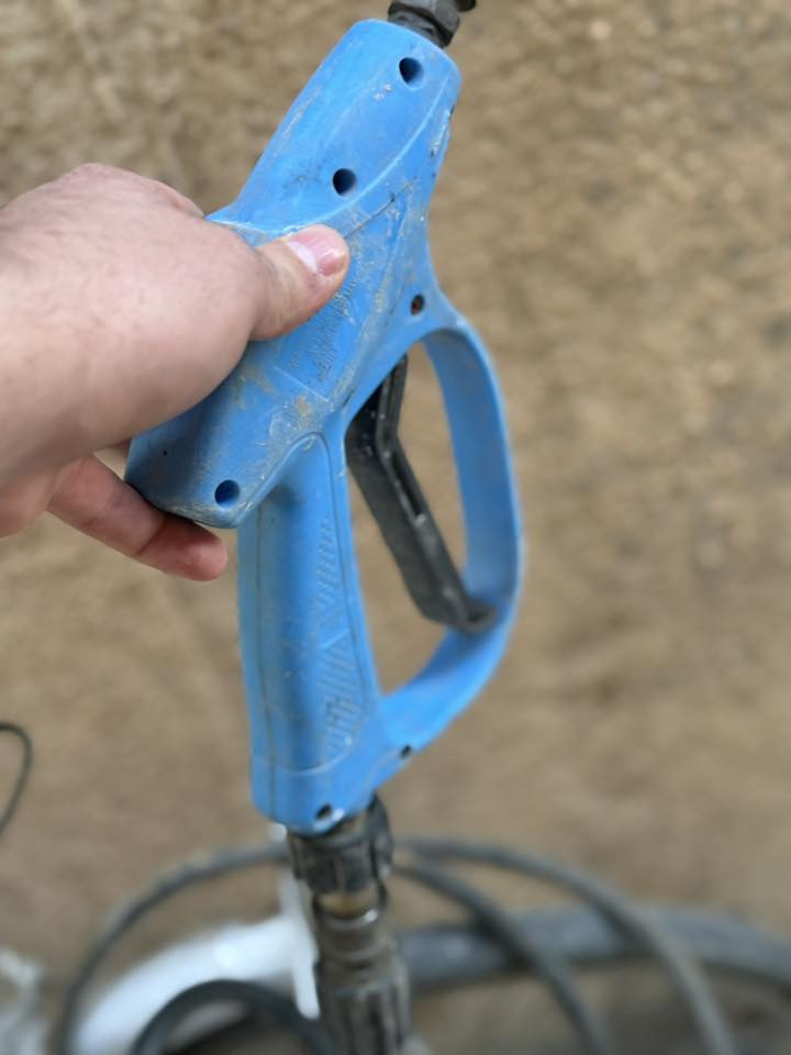 للبيع فاره غسل جديده ماخذها وبطل رغوه مستر كلينر ماركه اصلي معروف بعد المستر كلينر  وصونده ٢٠ متر قويه ومسدس حترافي مع نوزلات بس الفارت عاطله فجئه سكتت ابيعها على عطلها سعر ٨٠ فلوس المسدس ول صونده ول بطل بيها مجال بسيط *********** عنواني بغداد شعله
