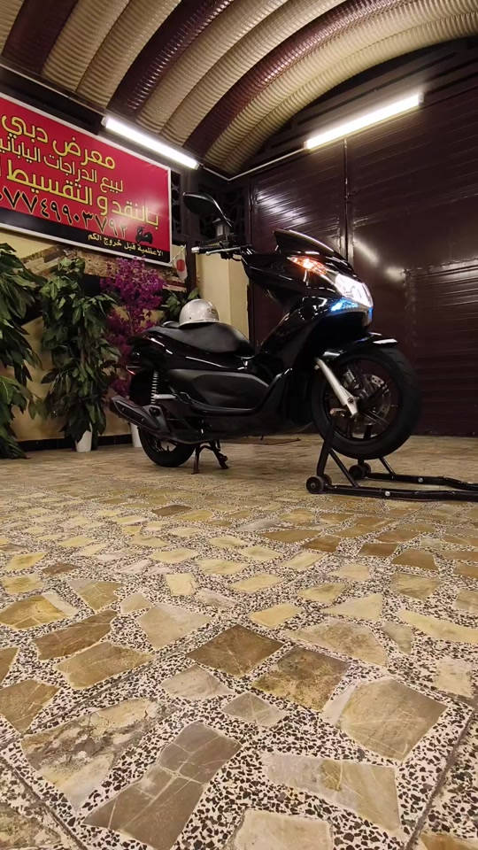 للبيع ( PCX) الجيل الأول ( ياباني) للاستفسار/***********/ حاوية رمبة مكفولة كفالة عامة من معرض دبي لبيع الدراجات اليابانية والكهربائية الاعضمية قبل خروج الكم بإدارة مهند الدبي
