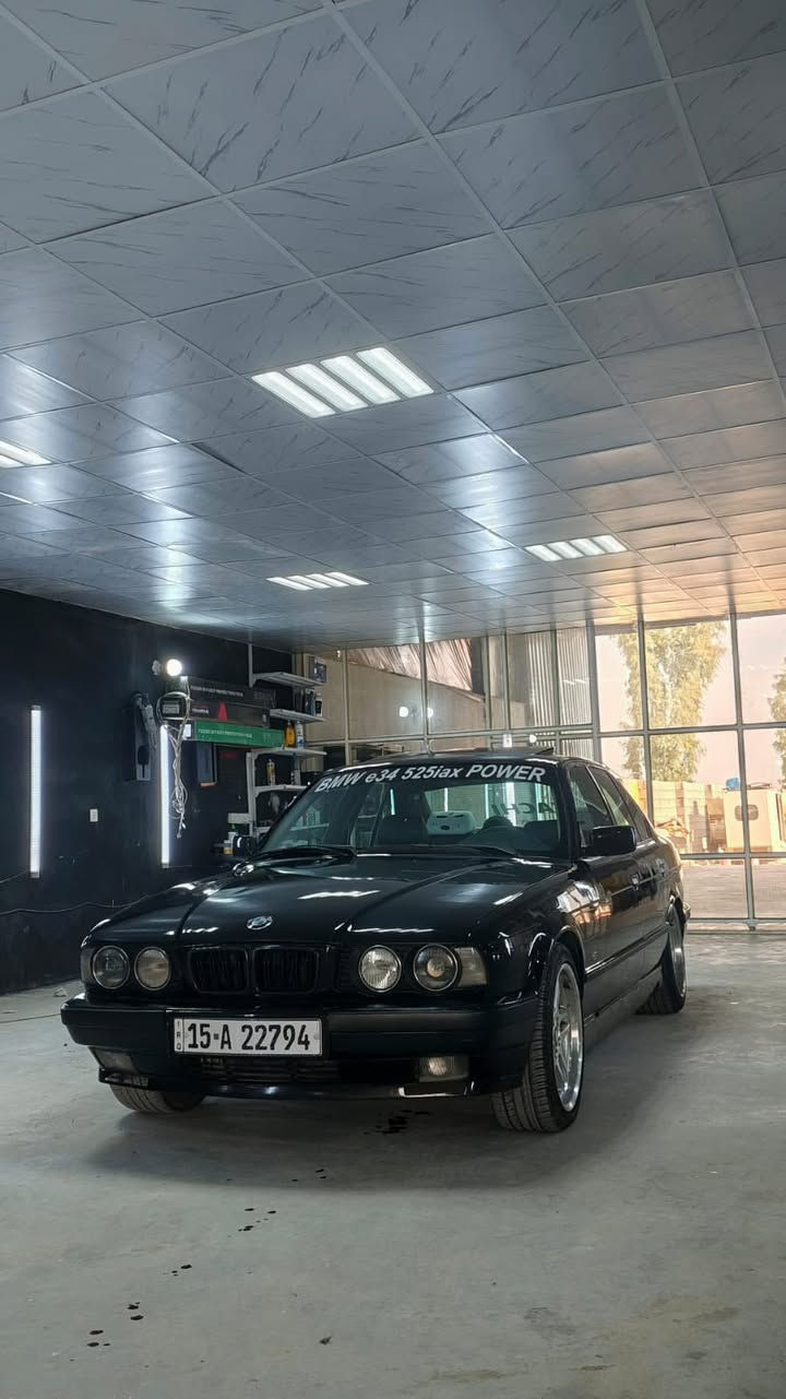السلام عليكم 
BMW525. 1992
رقم انبار دولي بأسمي
مسكر فانوس
كير اوتو
كير محرك جديد
صدر امامي خلفي جديد
تخم ويل M18. جديد وتخم تاير جديد
غرفه جديده
سلايد طكتين شغال 100‎%‎
دعاميات ودوس M
بجم جديد 
كهربائيات كلها شغاله عل بلاد بدون اي چطل
السعر 73$ وبيها مجال بسيط 
مكاني ديالى جديده الشط
***********
