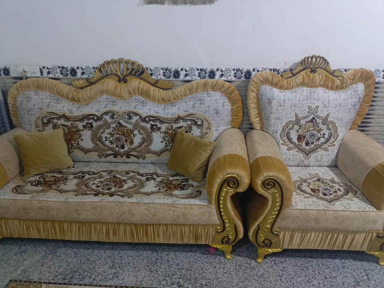 تخم تسكام 5قطع 2اكبار2اصغار1وسط جديد السعر600اوبي مجال ***********
