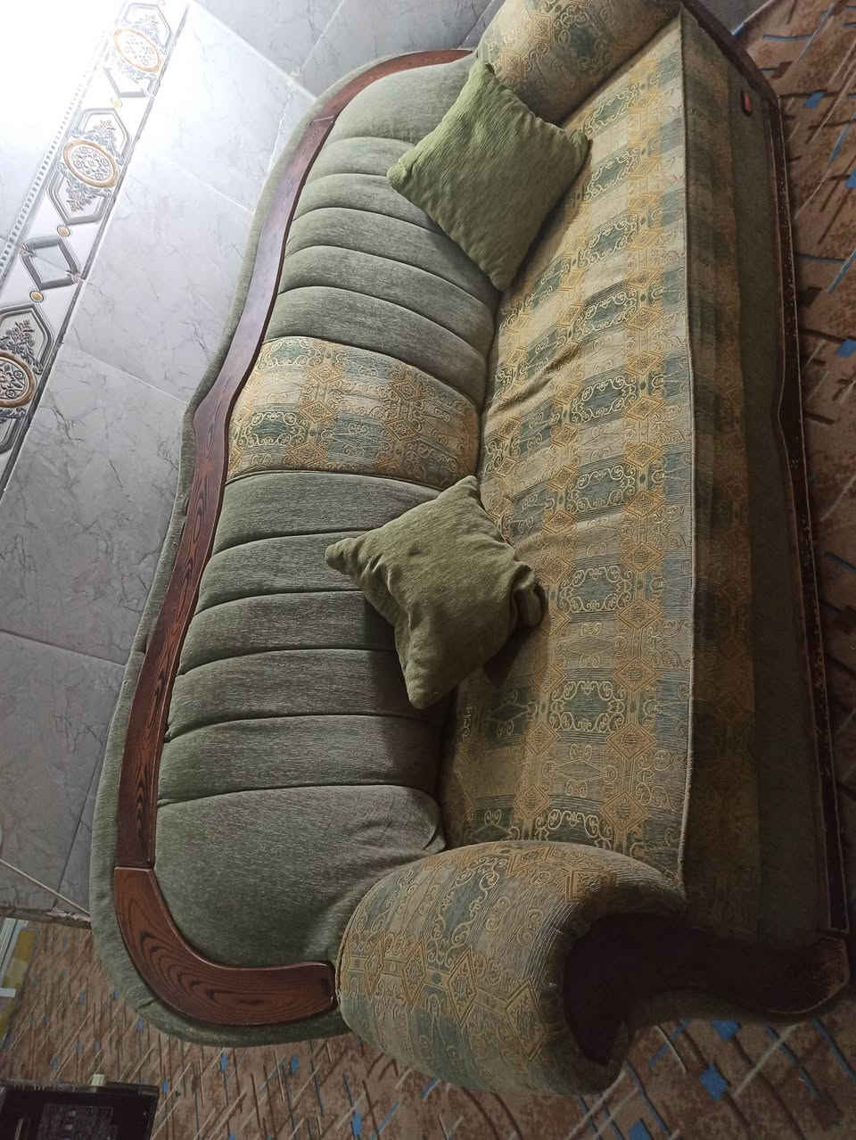 نص تخم 5مقاعد للبيع مابي اي ظرر ولاكسر السعر 60 المكان خلف مستشفئ التركي ***********
