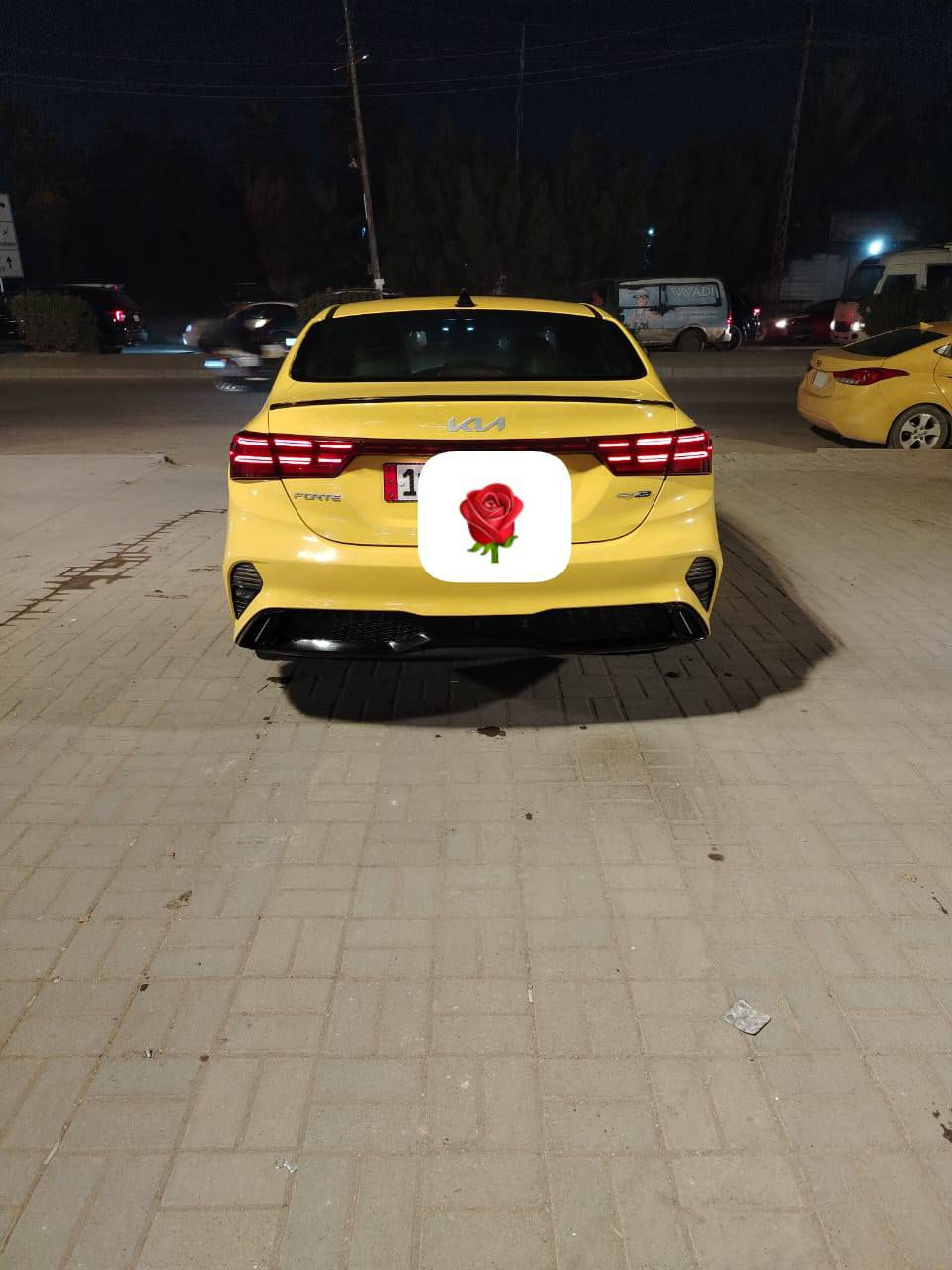 السلام وعليكم فورتي ٢٠٢٣ جيتي لاين
مكينة ٢٠٠٠ دوش
*كير cvt بلادي وشاد له منظومة التبريد الخاصة به
*سنوية إلى سنة ٢٠٣٥
*تشغيل بصمة عن بعد
*رقم بغداد انكليزي
*لون الداخل اسود جلد بلادي والمقاعد الأمامية موجود بيها تدفئة تبريد 
*التبريد قطعتين 
*موجودة بالسيارة أكثر من موديل عادي ورياضي وذكي
*ماشية السيارة ٨٠ الف ميل
*الهيئة بغداد جوال
*منظومة التبريد مبدلة جديدة في نهاية الصيف الفات منظومة كاملة
*بانوراما (فتحة سقف) 
* الحادث جاملغ ايسر فقط
* السعر ١٦٥ وبيها مجال
للتواصل واتس اب 
***********
