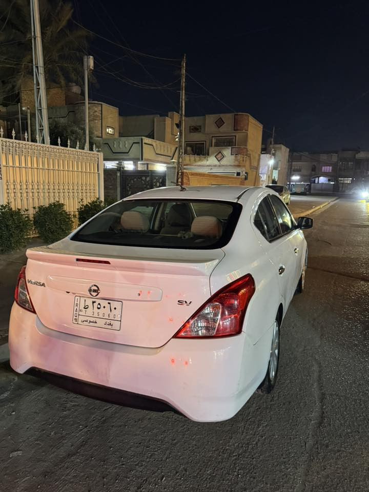 للبيع نيسان فيرسا 2018 Sv وارد امريكي لون ابيض 
ماشية ٥٩ الف
محرك 1600 
كير ومحرك كفالة بدون اي مسج السيارة 
السيارة عليها ادامة كاملة من بلكات ونوزلات وفلاتر
تبريد ثلج 
4 جامات كهرباء 
جام السايق اوتو
مري كهرباء
شاشة اندرويد وكاميرا خلفية 
تايرات جديدة 
الحادث جاملغ السكن والبنيد 
وبيها بارد بالباب الخلفي عكس السايق 
لايت زينون
السعر المطلوب 96 ورقة وبيها مجال كلش بسيط
للتواصل واتساب ***********
