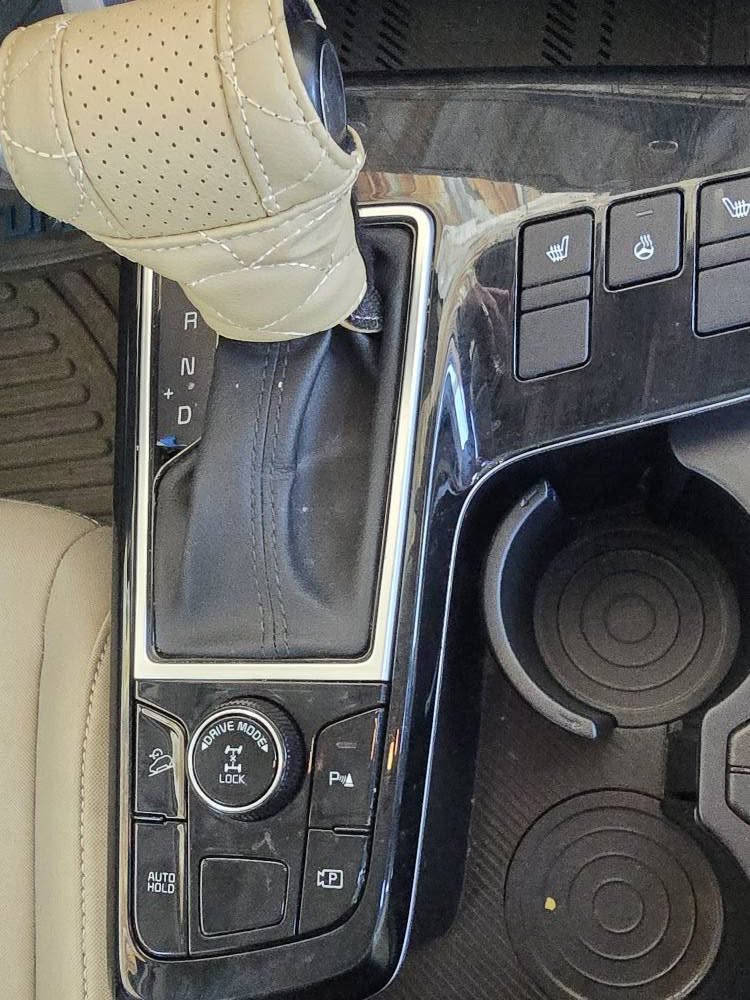 السلام عليكم
كيا سبورتاج 2025 خليجي رقم بغداد ماشيه 18 الف قابل للزياده 
السياره مكفوله كفاله عامه 
السياره فول مواصفات عده البانوراما 
فور ووويل 4x 
المواصفات
نقطة عمياء
سايد ابريك دكمة 
بصمة تشغيل عن بعد
محرك 2000سي سي 
استيرن تدفئة 
شفتات كير سبورت بل ستيرن
جي بي اس 
جنطةكهرباء
كراسي كهربائية 
كراسي تدفئة
كراسي مخمل إف وايت
ويل حجم 19
حساسات امامي خلفي
كامرة دوارة
اتو هولد
درايف مود
مانع انحدار
تحكمات استيرن
شحن وايرلس
المري جانبية طي وفتح كهرباء
اشاير مري جانبي
لايت زنون عالي ناصي
لد ليزري امامي نهاري
بك لايت لدLED
السيارة 1/1
تدفئة كشنات تدفئة ستيرن 

قطعتين تبريد 

رادارات جانبيه بالمري 

حساسات اماميه وخلفيه وبعد بيهه هواي مواصفات 

للاستفسار الاتصال ع الرقم ***********
