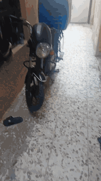 بوكسر كلاسك موديل 22 دراجه نضيفه مكينه خرسه قبل شهر مسويها دراجه نقصها...